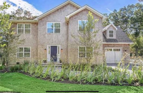 Southampton House | Luxury and convenience in the Hamptons!