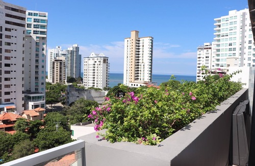 El Rodadero Apartment | Luxury and Relax! Apartment with PRIVATE JACUZZI and BBQ in front of the beach.