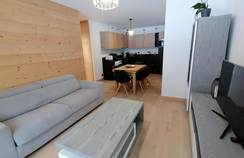 Montalbert Apartment | Luxury apartment at the foot of the slopes with parking and wellness area