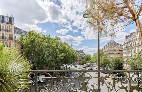 Batignolles Apartment | Luxury Apartment 4 BD, Parc Monceau