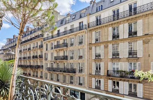 Batignolles Apartment | Luxury Apartment 4 BD, Parc Monceau