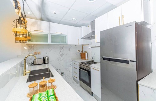 Jumeirah Lake Towers Apartment | Luxury Apartment in Dubai Marina & JBR Beach