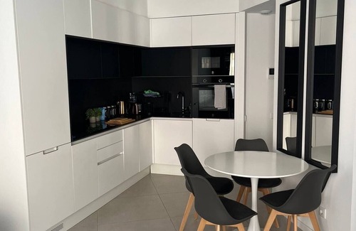 La Bordeta Apartment | Luxury apartment in the heart of Barcelona. 10 minute walk to Plaza Espanya!