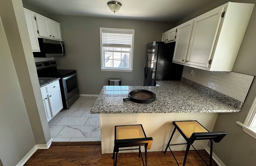 Maple Ridge Apartment | Luxury apartment in Historic Maple Ridge, 5 min from downtown.