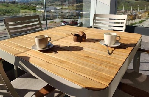 Hortaleza Apartment | Luxury apartment next to the airport by beBalmy