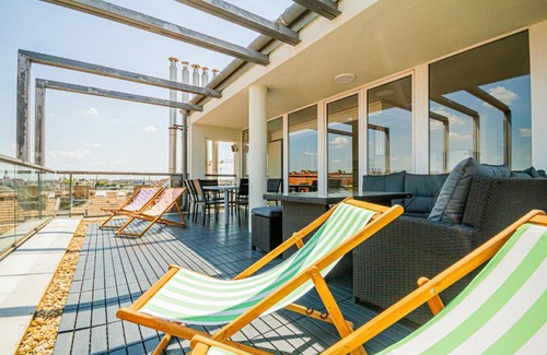 Terezvaros Apartment | Luxury Apartment with balcony in Downtown