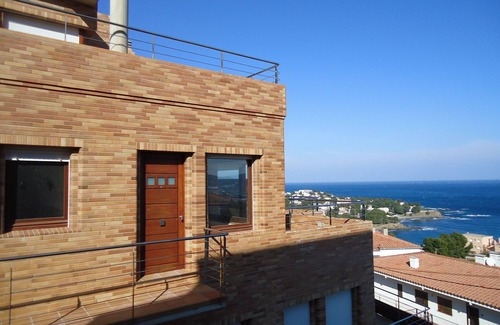 Llanca Apartment | Luxury apartment, with excellent views of the sea. 'Ideal relax and family'