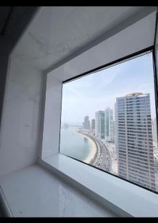 Al Khan Apartment | Luxury apartment with sea view, gym and pool!