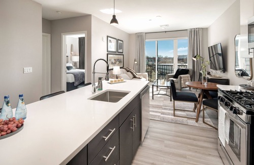 The Hill Apartment | Luxury Apartments by Hyatus at Pierpont