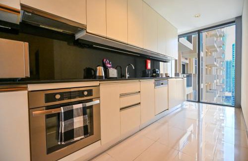 Dubai Marina Apartment | Luxury Apartments - Stunning Marina View - 5-Star Hotel Amenities