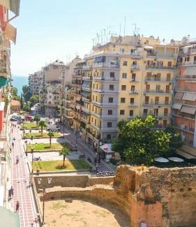 Thessaloniki City Centre Apartment | Luxury Apt at Navarino Square