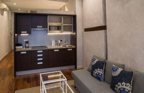 Huertas Apartment | Luxury Apt. Central Madrid. Barrio Letras, Wallk to Museum, Plazas and GranVia
