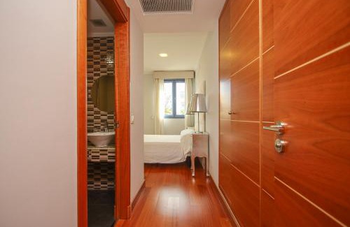 San Bernardo Apartment | Luxury apt in Plaza de España - FREE parking
