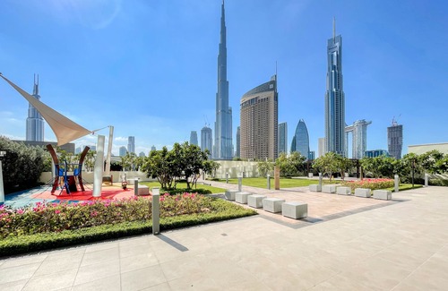 Bur Dubai Apartment | Luxury Apt w/Burj Khalifa Vw & Direct Mall Access