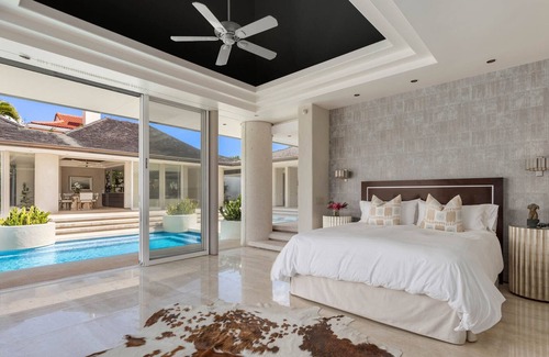 Kuliouou - Kalani Iki House | Luxury Architectural Masterpiece w/ Infinity Pool & Stunning Diamond Head Vistas