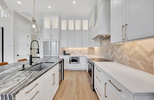 Dunedin House | Luxury Balcony/Yard/Grill- Downtown, New Townhome!