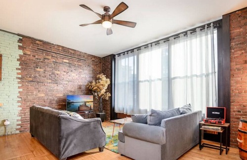 Bangor Apartment | Luxury Bangor Apt & Rooftop With City Views