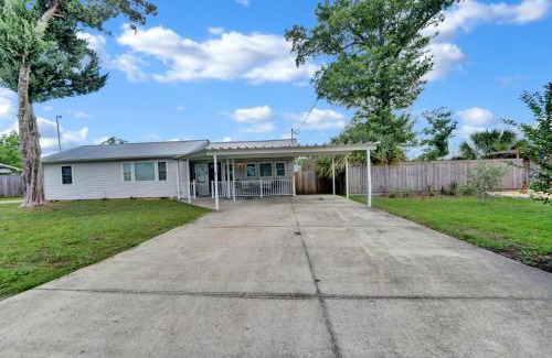 Lynn Haven House | Luxury Bathroom Home with Game Room 25 Mins to PCB
