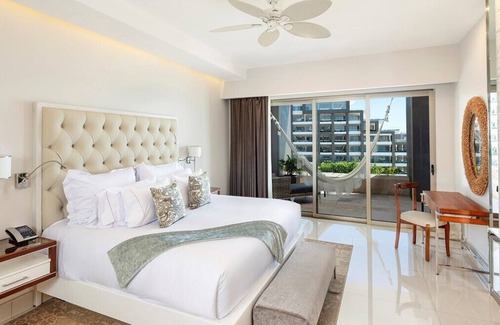 Playa Mujeres Villa | Luxury beach front villas