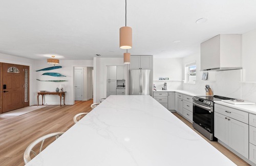 Ormond-by-the-Sea House | Luxury Beach Home w/Pool – 2 Blocks to Ocean - Ormond Beach, near Daytona
