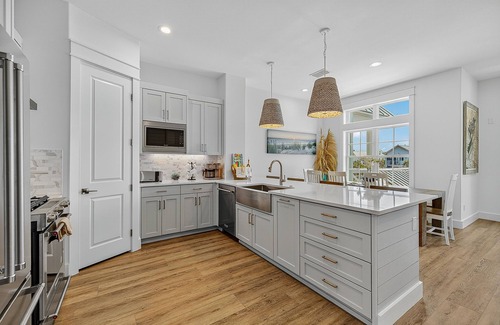 Port Aransas House | Luxury beach house with a movie/game room, access to pool, beach, golf, & more