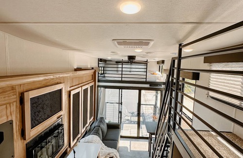 Sandy Beach House | LUXURY Beachfront Camper at The Reef - Kids Loft, Patio-Free Wifi- 24H Security