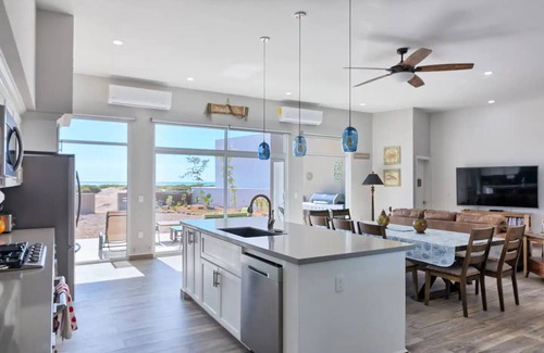 Laguna Shores House | Luxury Beachfront Oceanview 4 Bed Home in Laguna Shores Pools Pickleball Kayaks