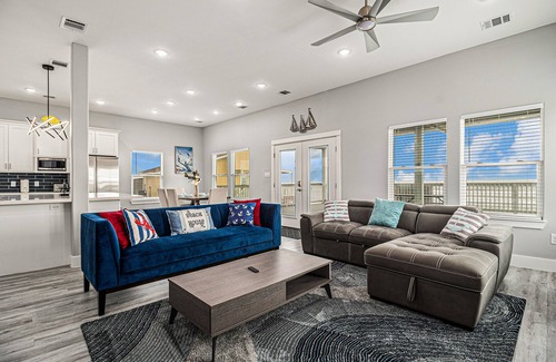 Surfside Beach House | Luxury | Beachfront | Family Fun | Sleeps 22