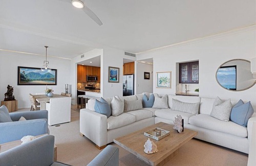 Wailea Condo | Luxury Beachfront 2-bedroom condo at Makena Surf with pools, pickleball, fitness