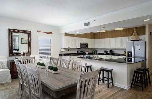 Orange Beach Condo | Luxury Beachfront 4BR/4BA Condo Sleeps 13 with Stunning Views and Large Balcony