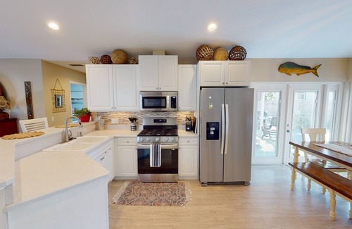 New Smyrna Beach House | Luxury Beachside Home wprivate heated pool/spanBikers welcome!