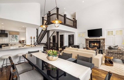 Avon Villa | Luxury Beaver Creek 7-Bed Golf Retreat | Central Air, Hot Tub, Golf Views