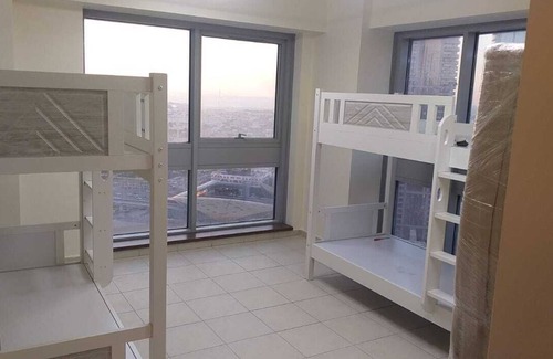 Downtown Dubai Apartment | Luxury Bedspace available in service hostel next to business bay metro station.