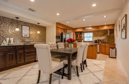 Clearwater House | LUXURY BIG Heated Pool House - Clearwater Beach