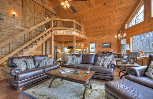 Blue Ridge Cabin | Luxury Blue Ridge cabin with long-range views & Peloton Bike!
