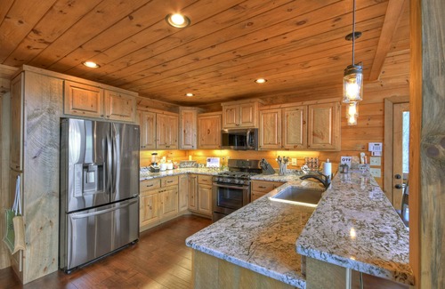 Blue Ridge Cabin | Luxury Blue Ridge cabin with long-range views & Peloton Bike!
