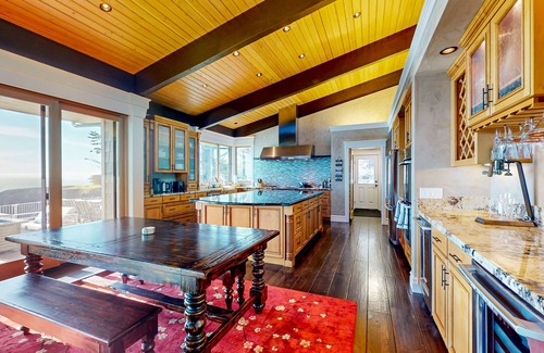 Gualala House | Luxury blufftop home with hot tub, wraparound deck, gourmet kitchen & ocean view