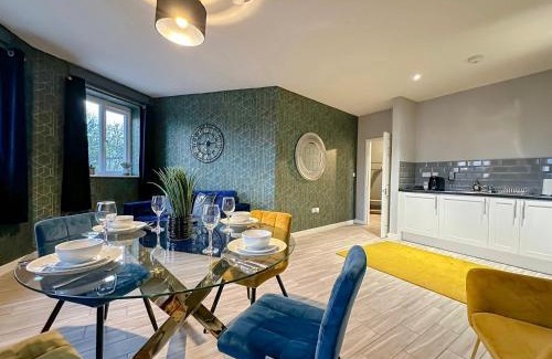 Richmond-upon-Thames Apartment | Luxury Boutique Apartments Block Free Street Parking