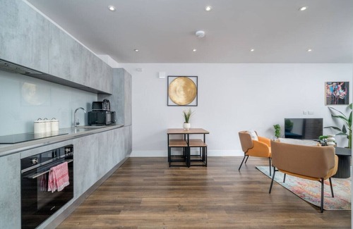 North Finchley Apartment | Luxury Boutique Style 1 Bed Flat-Free Parking