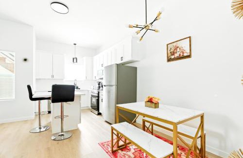 Houston Apartment | Luxury Brand New and Fully Furnished 3BR Apt Close to Downtown