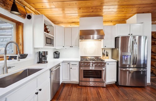 Baldy Mountain House | Luxury Breckenridge Modern Log Cabin: Mountain Views and Private Ski Shuttle!