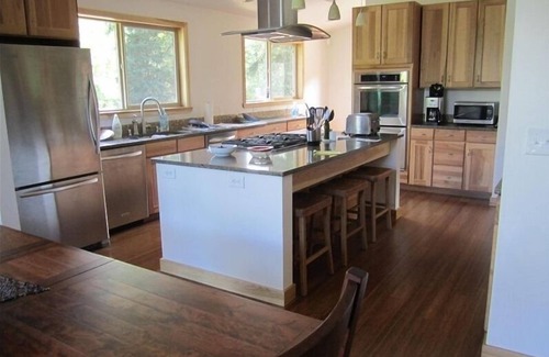 Kenai Peninsula House | Luxury Bunkhouse on the Kenai River in Cooper Landing - 16806 Sterling Hwy