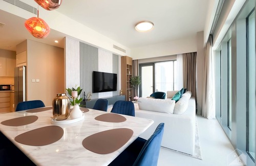 Downtown Dubai Apartment | Luxury Burj Royale Full Burj Khalifa & Fountain Views