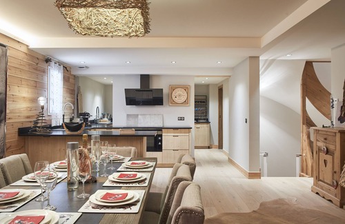 Saint-Etienne-de-Tinee Ski Chalet | Luxury chalet with Terrace with Mountain View and Wi-Fi