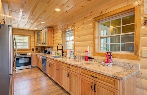 Chalet Village North Cabin | LUXURY CABIN-HEATED POOL-HOT TUB-SAUNA-GREAT VIEWS-BBQ-LOCATION-GREAT REVIEWS