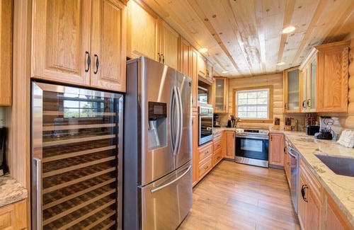 Chalet Village North Cabin | LUXURY CABIN-HEATED POOL-HOT TUB-SAUNA-GREAT VIEWS-BBQ-LOCATION-GREAT REVIEWS