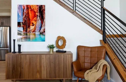 Orderville House | Luxury Cabin, Hot Tub, Between Zion & Bryce, Views