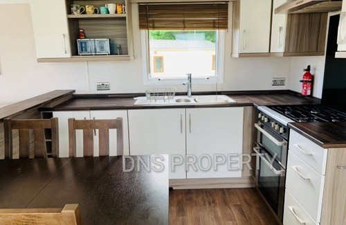 Winestead Cabin | Luxury Caravan Only 10 Mins From the Beach