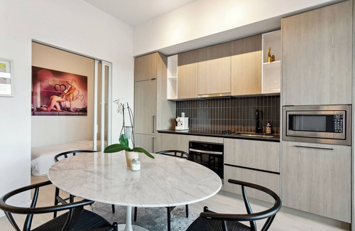 Wallace Emerson Apartment | Luxury Central 2bed| Parking | Gym