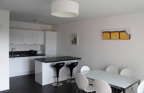 California - Pezou Apartment | Luxury Central Cannes apartment with 2 bedrooms, balcony & pool access, parking